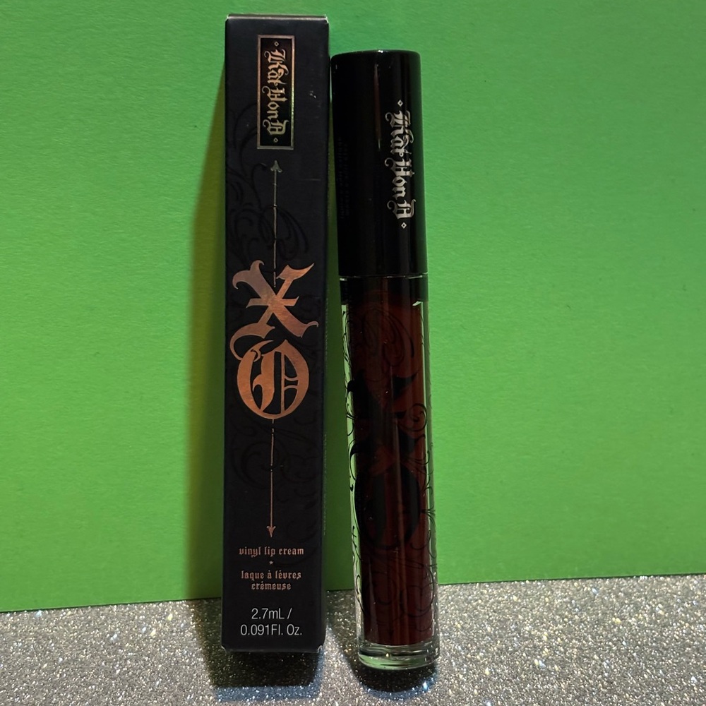 BNIB! Kat Von D Vinyl Liquid Lip Cream in DAHLIA
